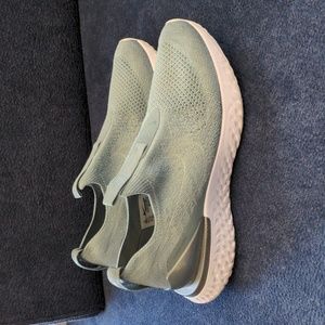 Women's Nike Epic Phantom Reaction Running Shoes Size 8.5